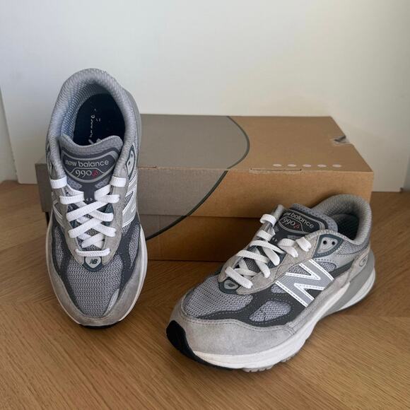 New Balance 990 V6 Grey/White Kids Sneakers- SZ 2 Y